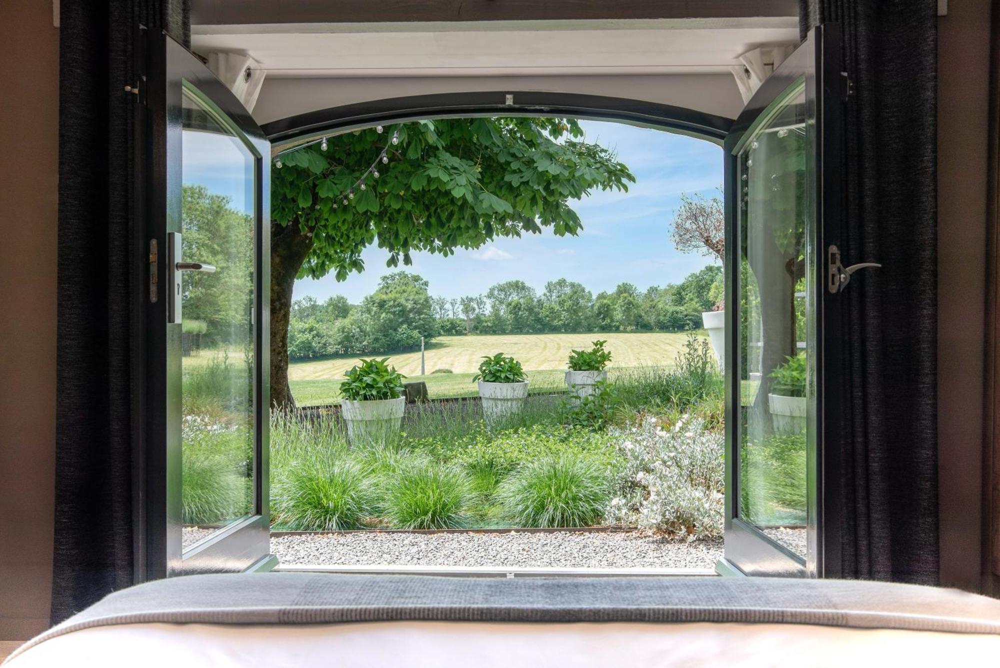 Maison De La Bonne Vie Therondels 객실 사진